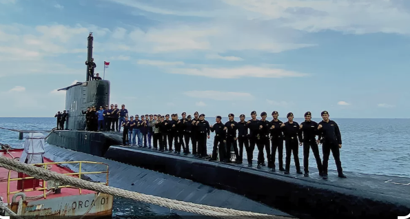 Dua Kapal Selam Koarmada II TNI AL Latihan Geladi Tugas di Jatim